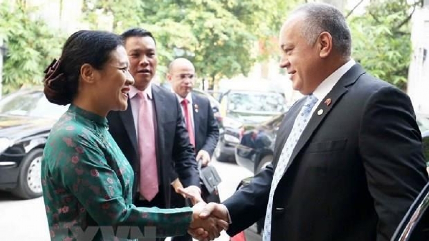 Vietnam, Venezuela tighten traditional friendship, solidarity