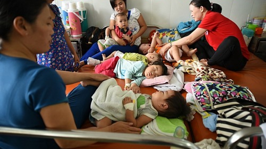 Children contracting respiratory diseases flood hospitals in HCM City