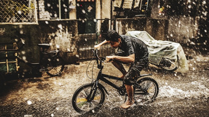 Photos capture Sai Gon street life