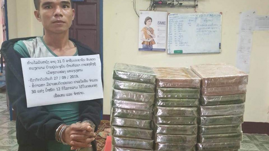 Two arrested for trafficking drugs from Laos