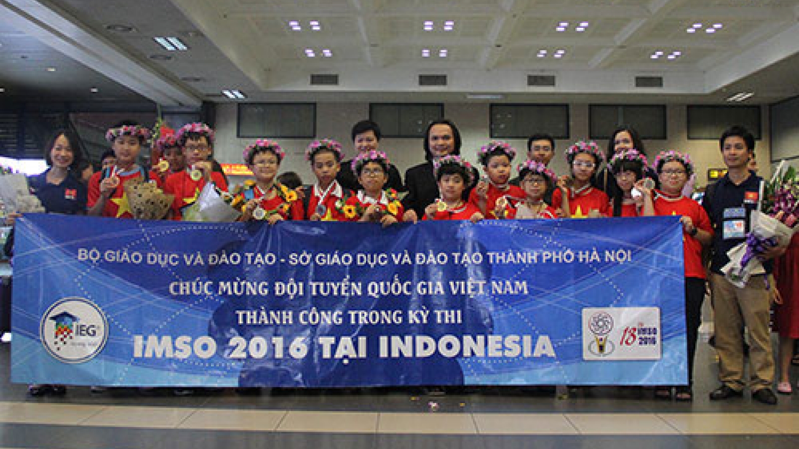 Vietnamese students win high prizes at IMSO 2016