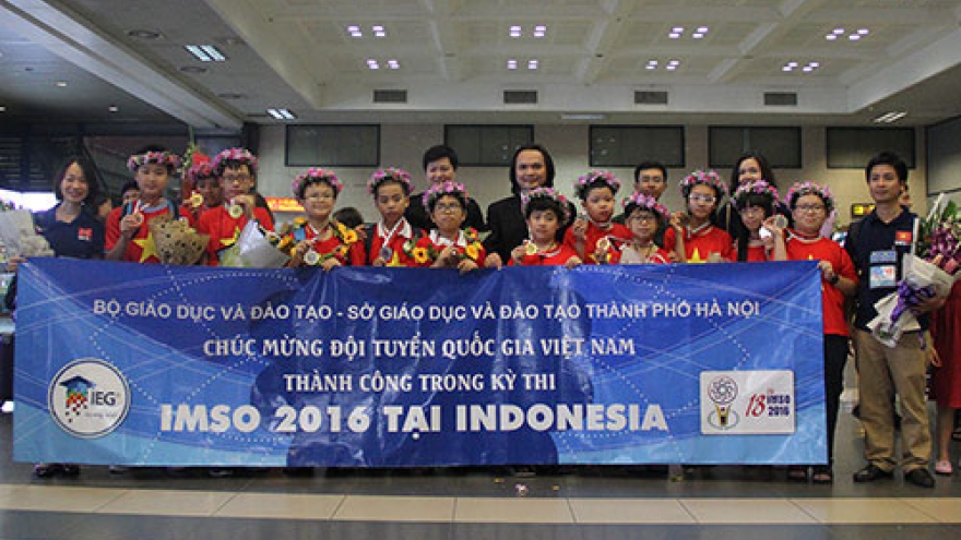 Vietnamese students win high prizes at IMSO 2016