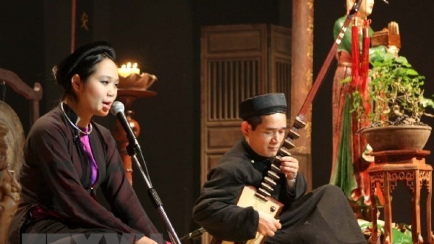 Binh Duong spends big to preserve “Don ca tai tu” art