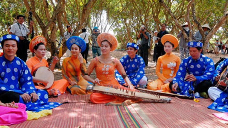 Amateur singing in Kien Giang province
