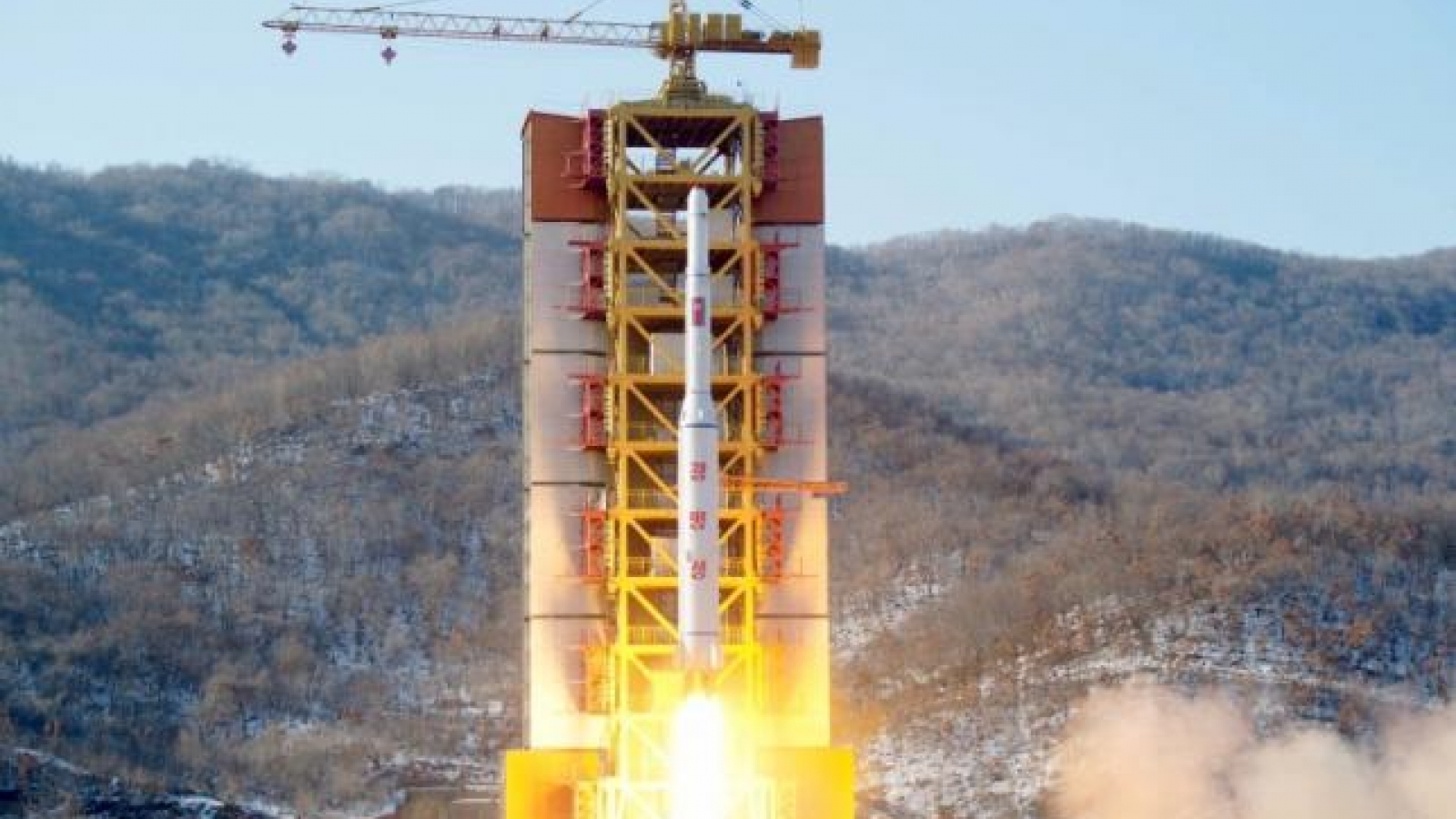 DPRK satellite tumbling in orbit again: US sources