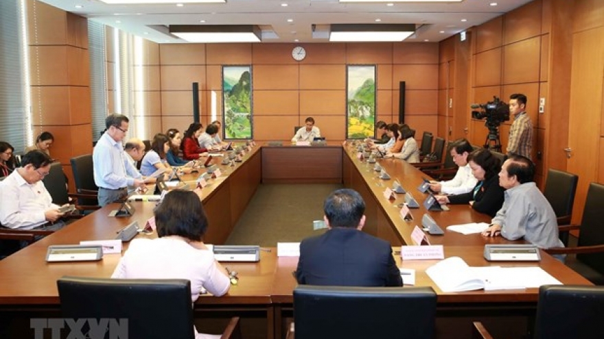 Draft revisions to law on foreigners’ exit, entry discussed at National Assembly