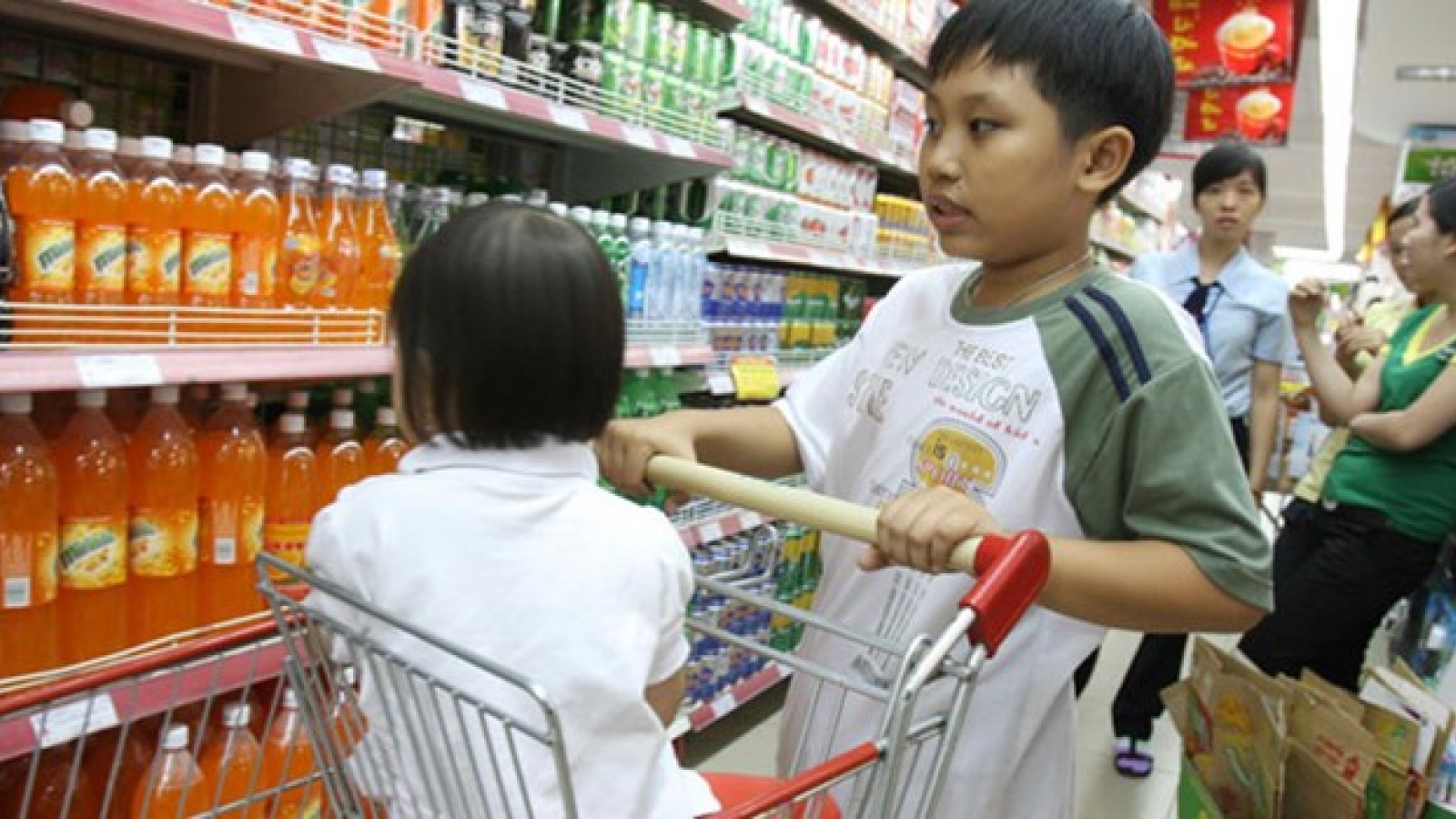 Vietnamese drink manufacturers give up home market to foreign firms