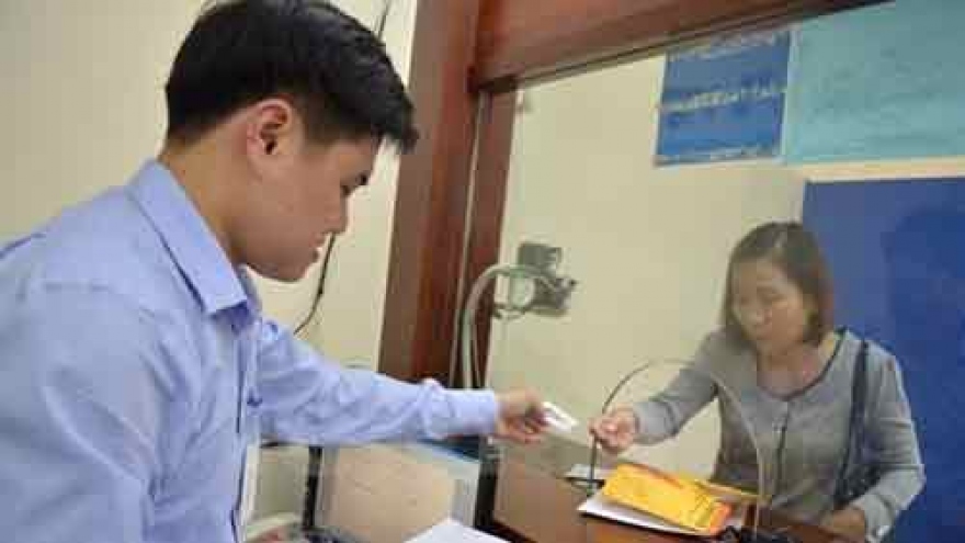 Drivers can send driving licence applications by post
