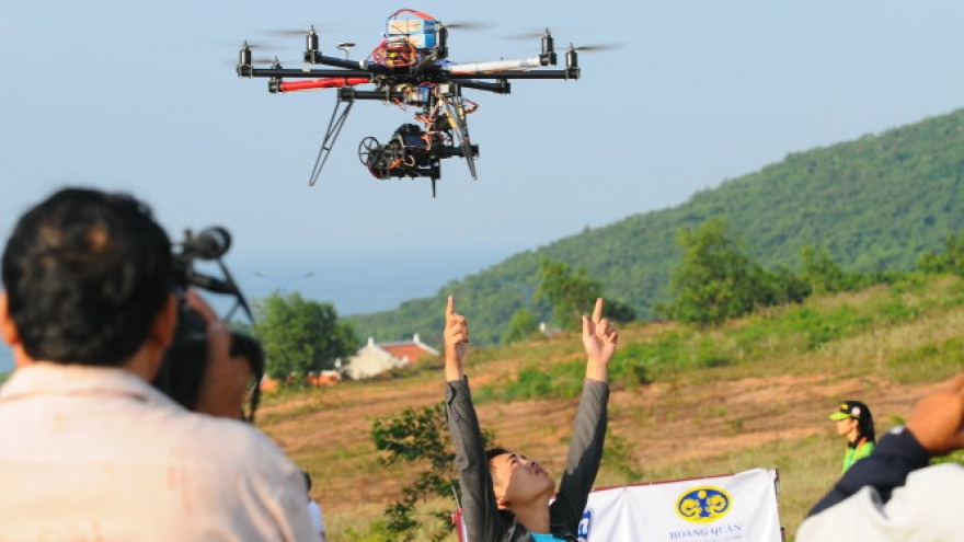 Vietnam’s defense ministry requests tighter management of drones