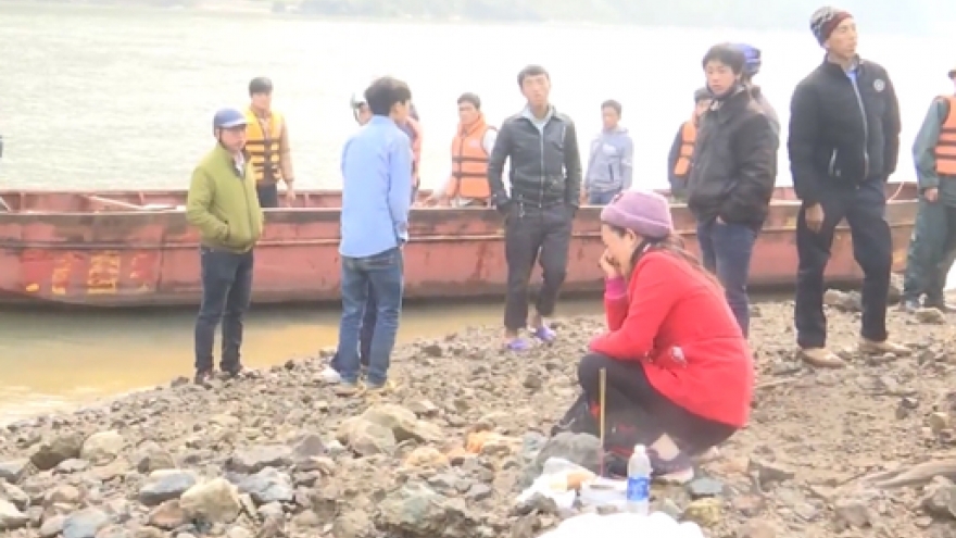 Five dead in freight boat accident near Chinese border