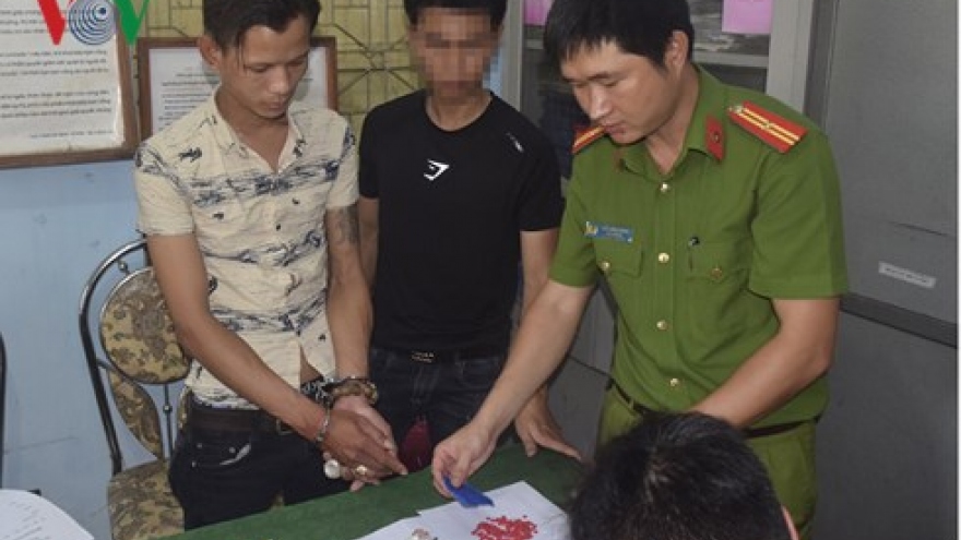Thua Thien Hue police arrest man carrying 200 drug pills 