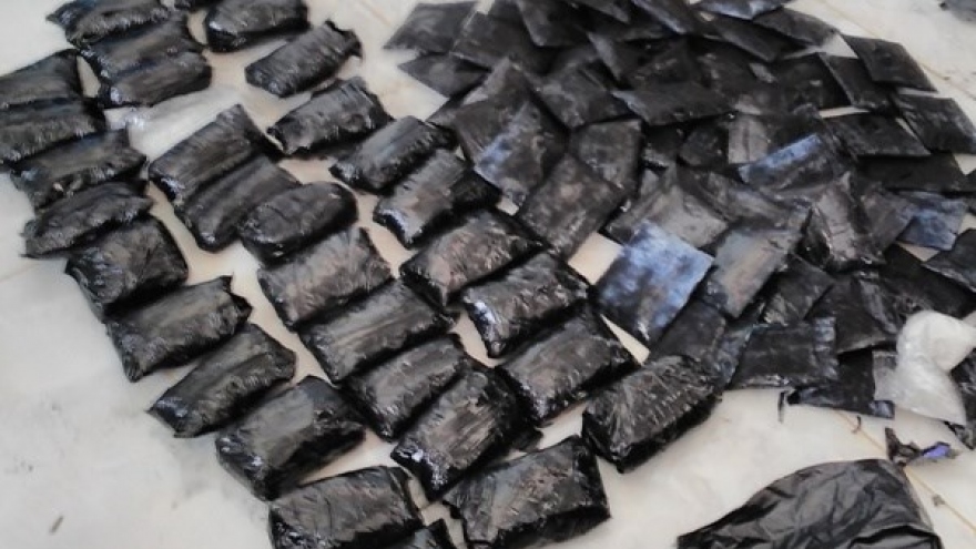 
        Nearly 16 kilos of drugs seized at Vietnam’s southern border gate
                              