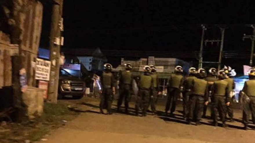 
        Over 500 drug addicts escape from rehabilitation center 
                              