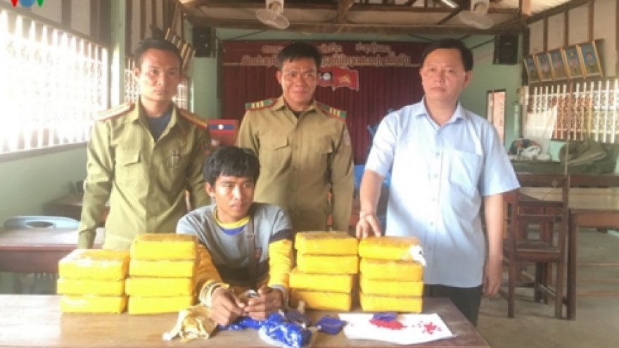 Lao drug trafficker arrested, 94,000 synthetic drug pills seized 