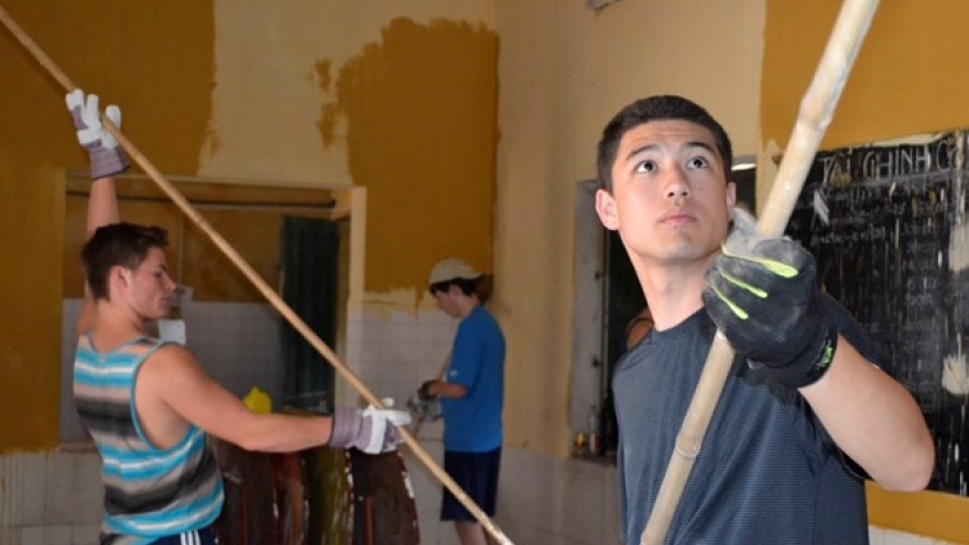 US teachers, students take part in field trip to Vietnam