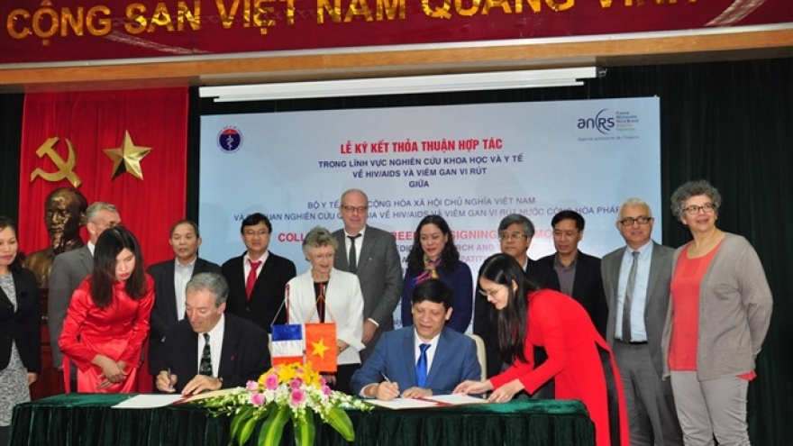 Vietnam, France ink research deal