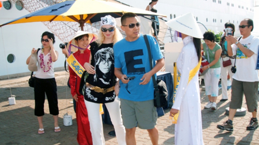 How to make Vietnam a major destination for cruise holidays?