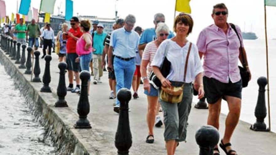 Localities report increased travel during Tet 