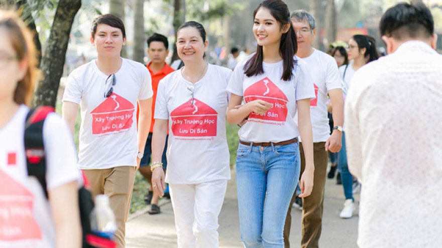 Miss Vietnam runner up joins charity walk to benefit schools
