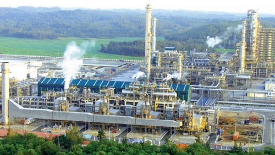 Vietnam’s sole refinery forced out of business
