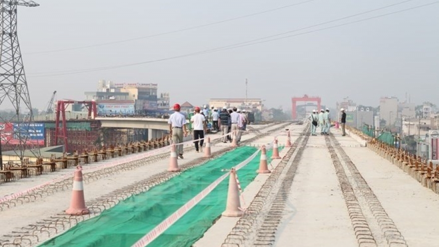 Gov’t urges early completion of Hanoi rail projects