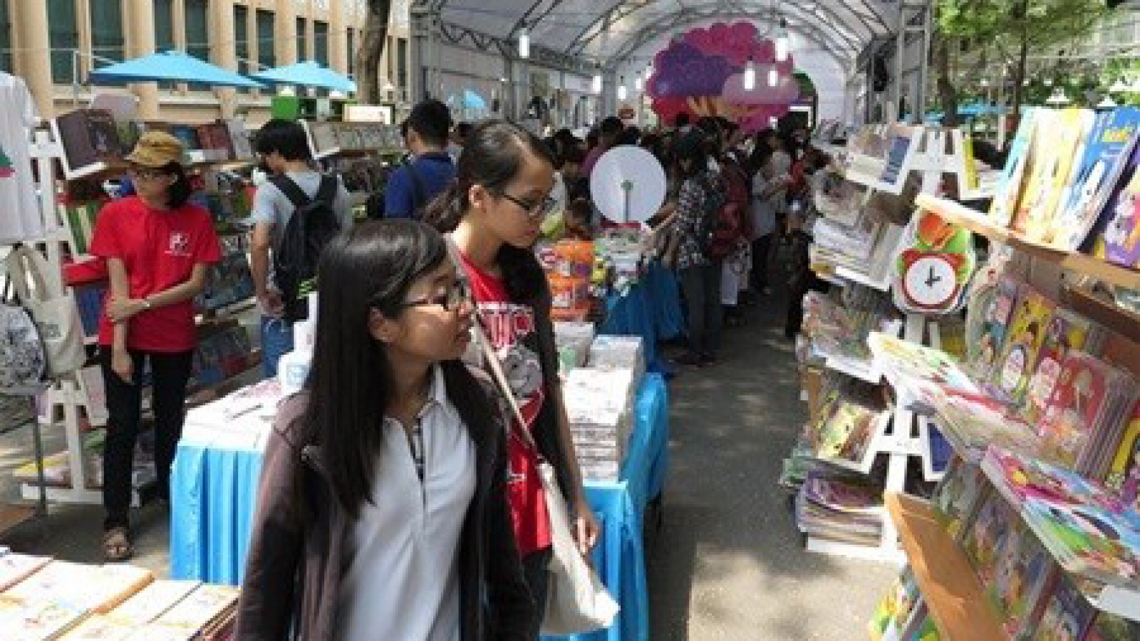 HCM City: Book Street opens to promote reading culture