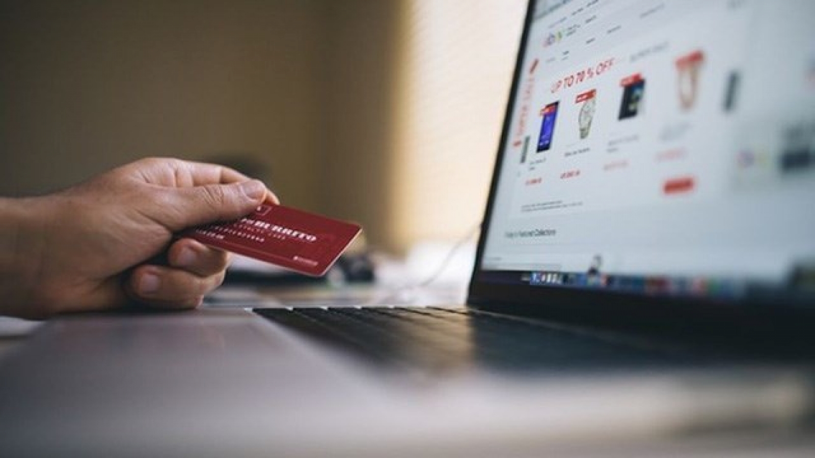Cross-border e-commerce benefits Vietnamese SMEs