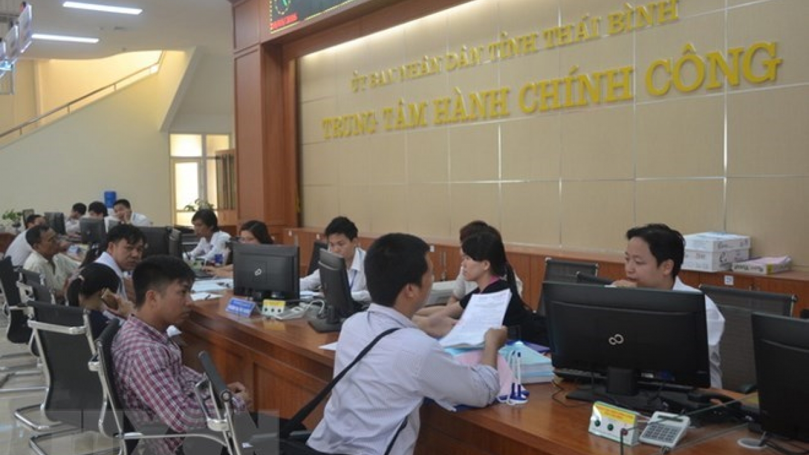 PM urges stronger efforts to build e-Government