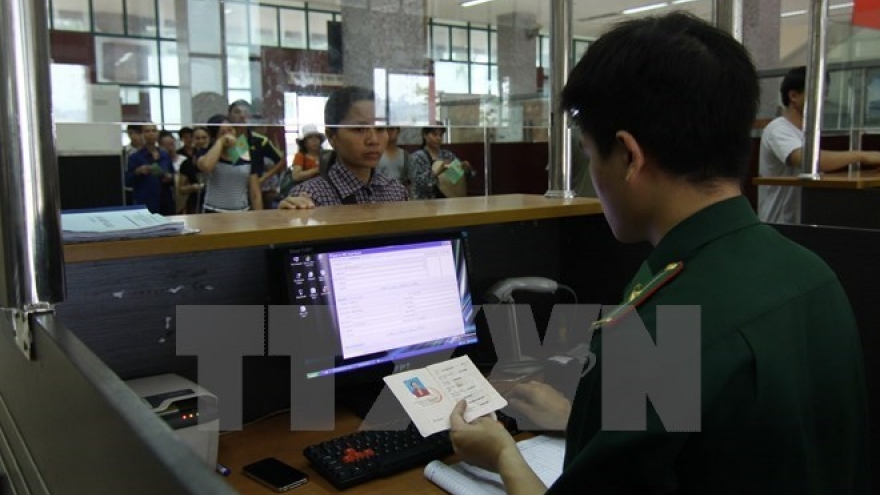
        Vietnam to begin granting e-visa in February
                              