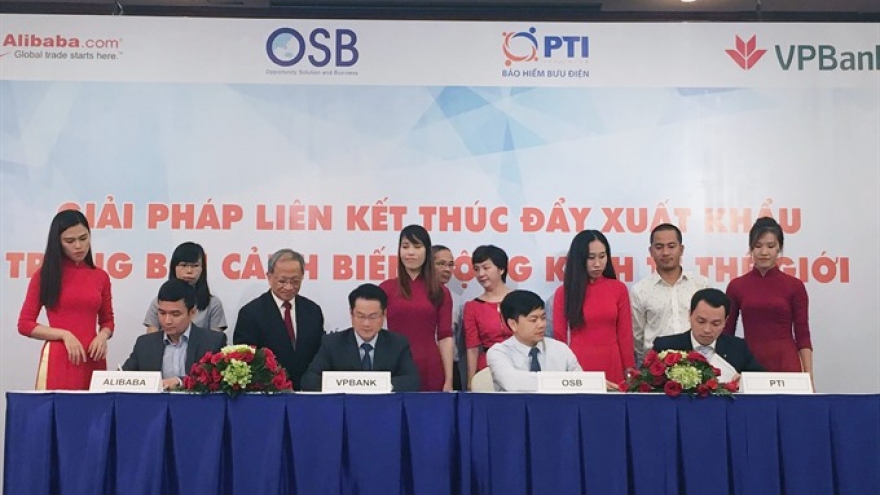 Vietnam firms urged to use e-commerce