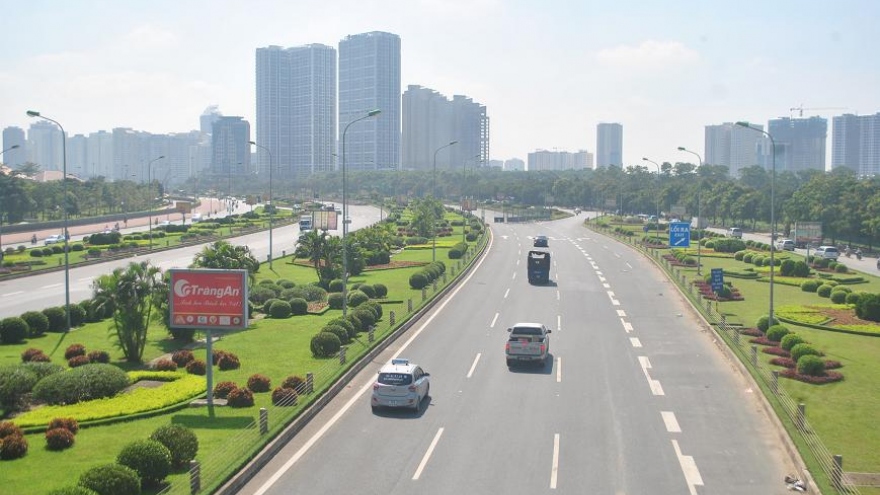 
        Vietnam needs VND10,000 trillion for economic restructuring
                              