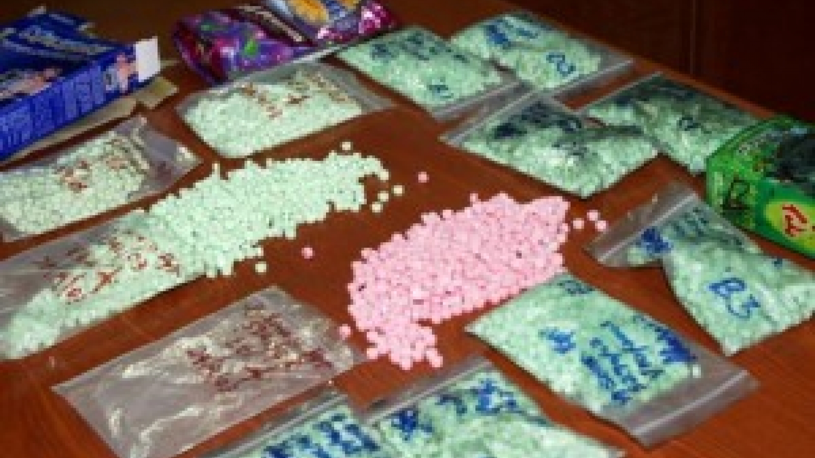Malaysia police arrest Vietnamese woman in drug raid