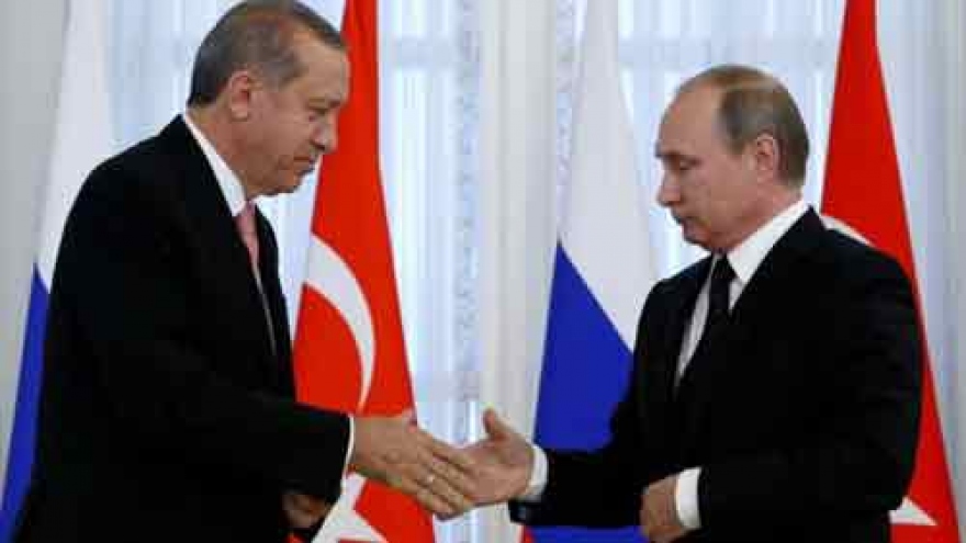 Putin and Erdogan move toward repairing ties amid tension with West