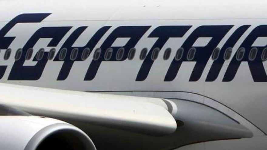 EgyptAir says flight from Paris to Cairo missing