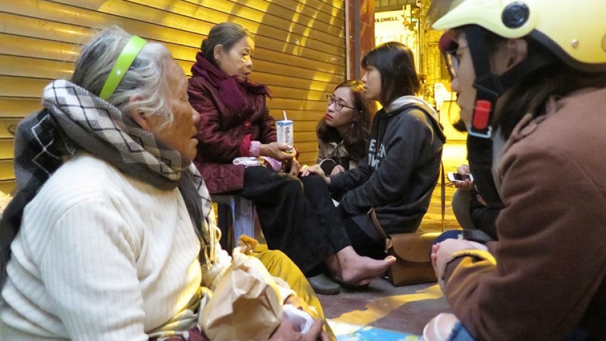 Homeless elders toil through nights for a living in Hanoi
