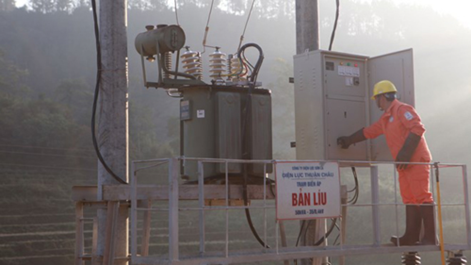Mountainous districts access electricity before Tet