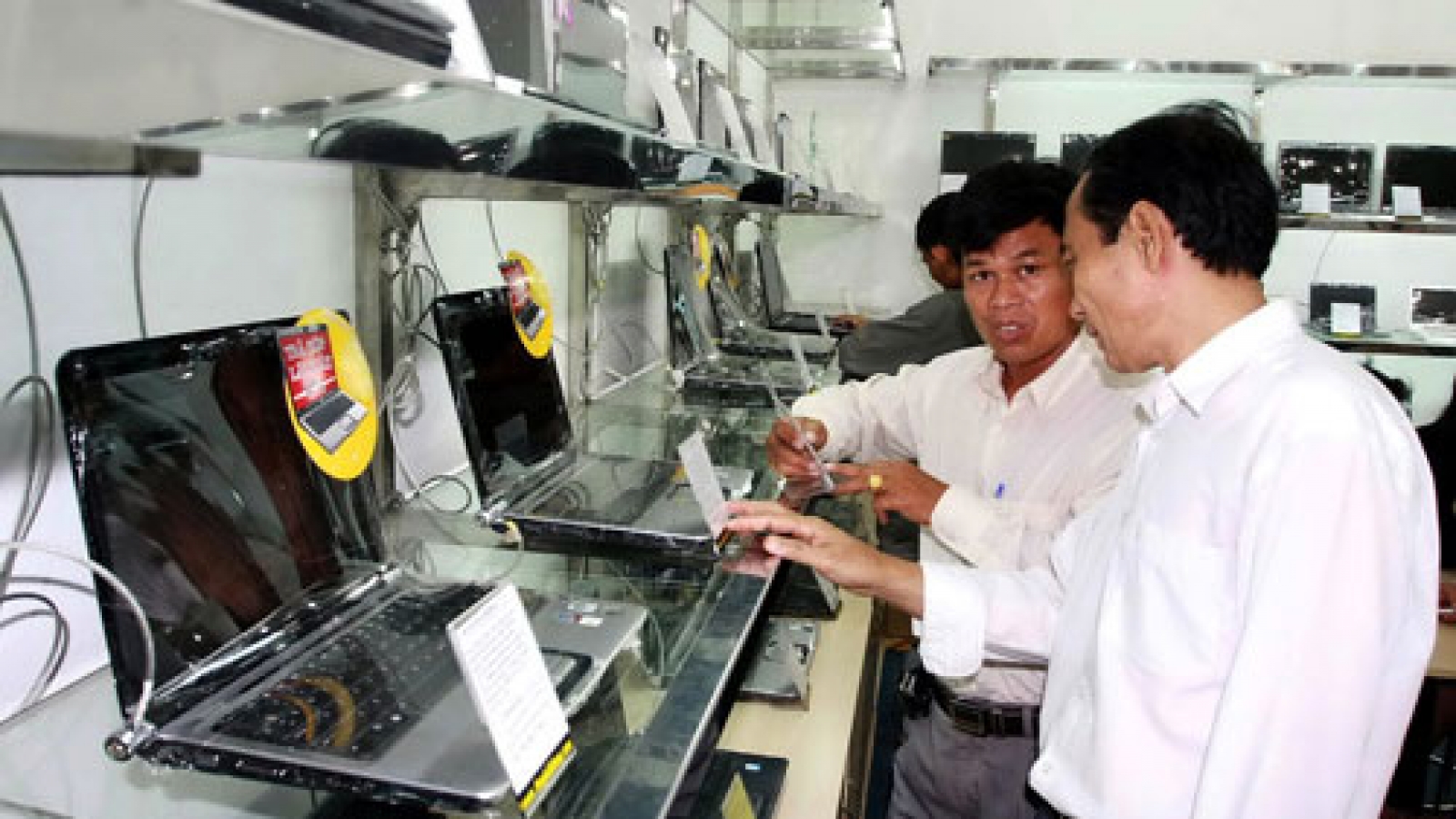Electronics giants inject enormous investment in Vietnam