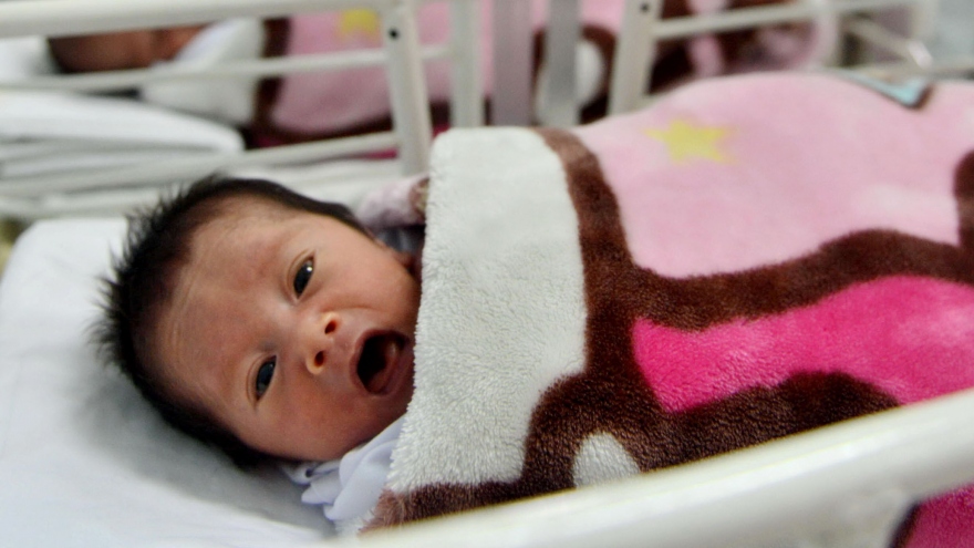 Vietnam scraps planned parenthood in revised population policy