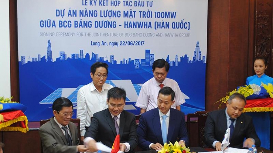 
        Korean group Hanwha invests in solar project in Long An
                              
