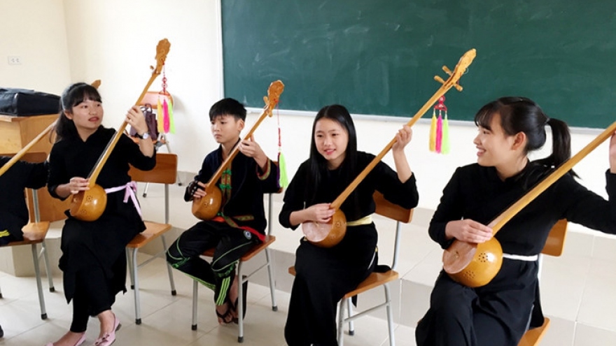 Boarding school nurtures students' passion for ethnic minority culture