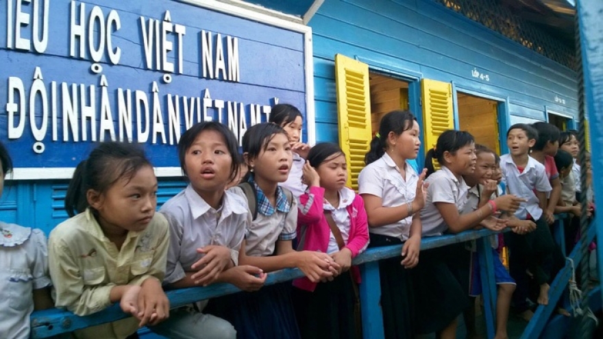 ​Cambodia starts issuing residency cards to ethnic Vietnamese