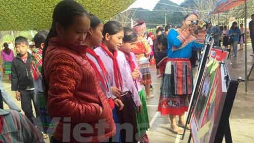Ethnic minority groups enjoys better education