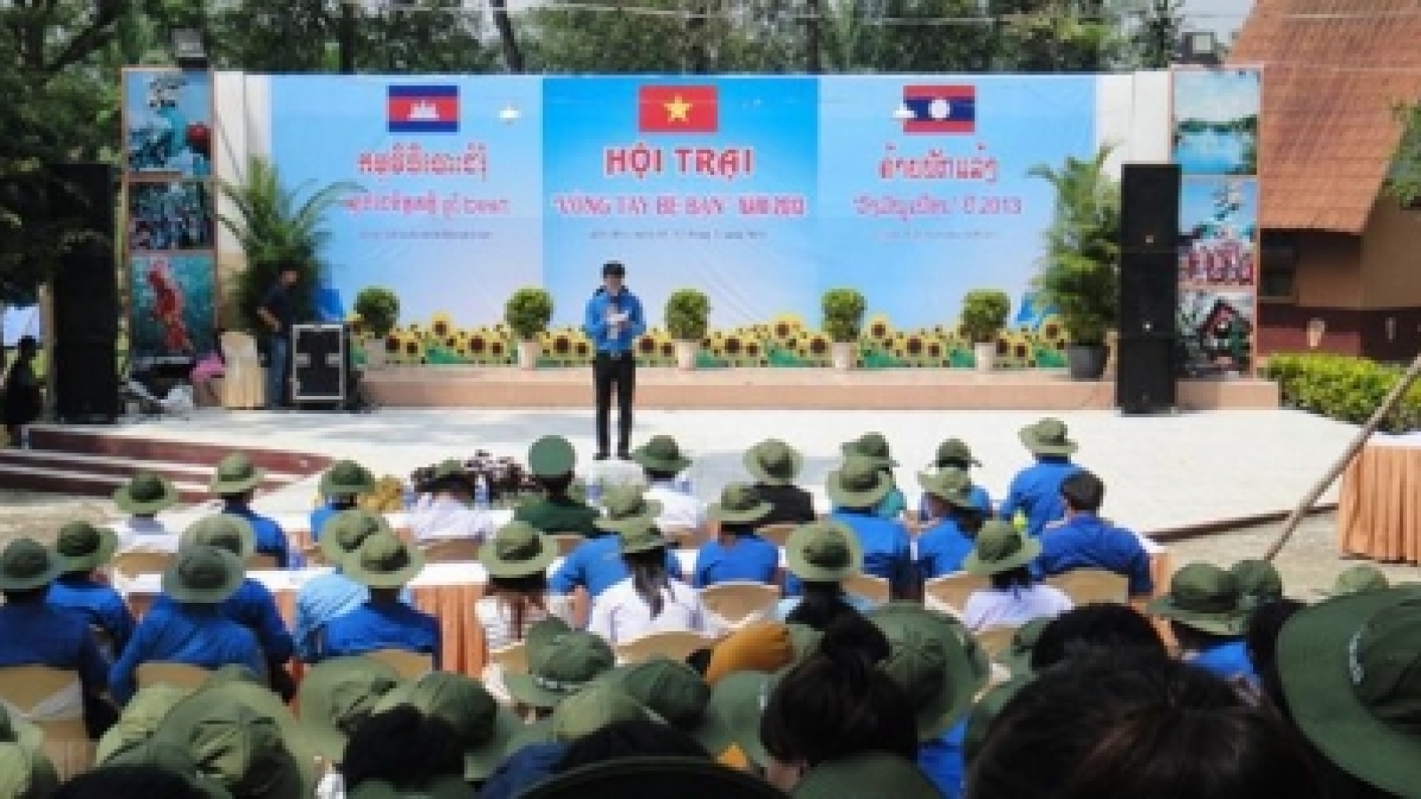 Exchange promotes Vietnam-Laos-Cambodia friendship