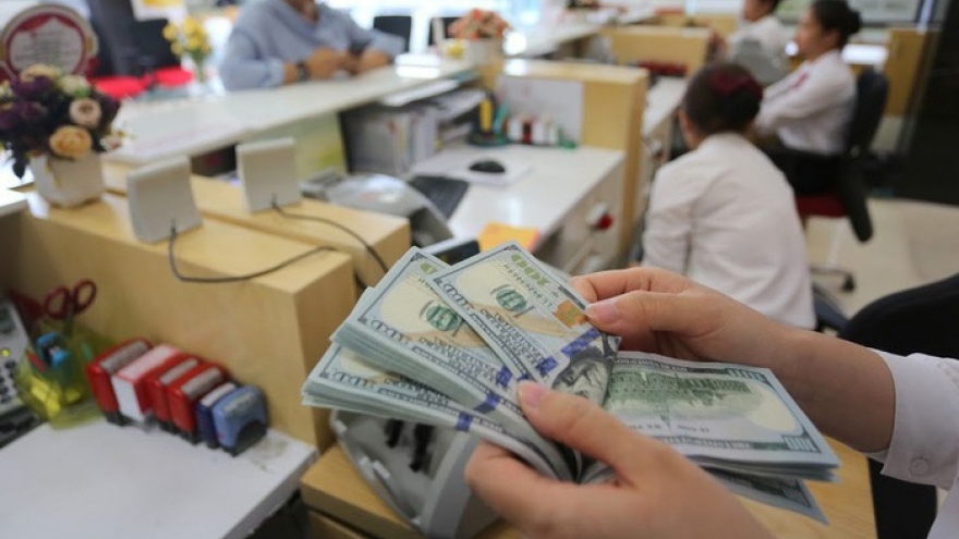 USD/VND inter-bank exchange rate edges down