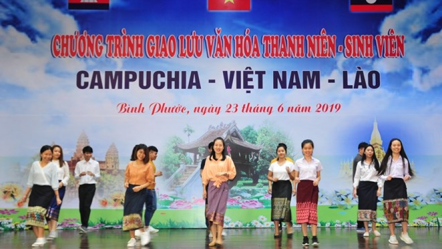 Vietnamese, Cambodian, Lao students enhance solidarity, friendship