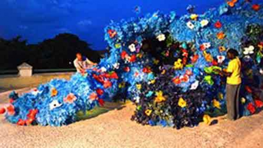 French and Vietnamese artists exhibit installation art