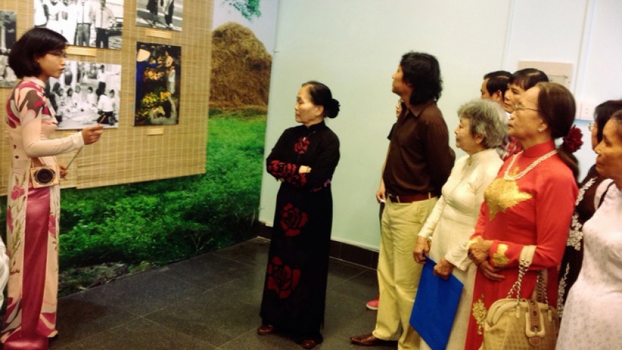 Vietnamese Ao Dai during wartime