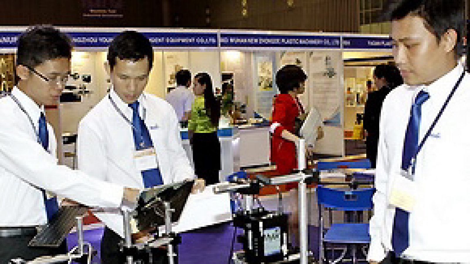 HCM City hosts int’l support industries expo