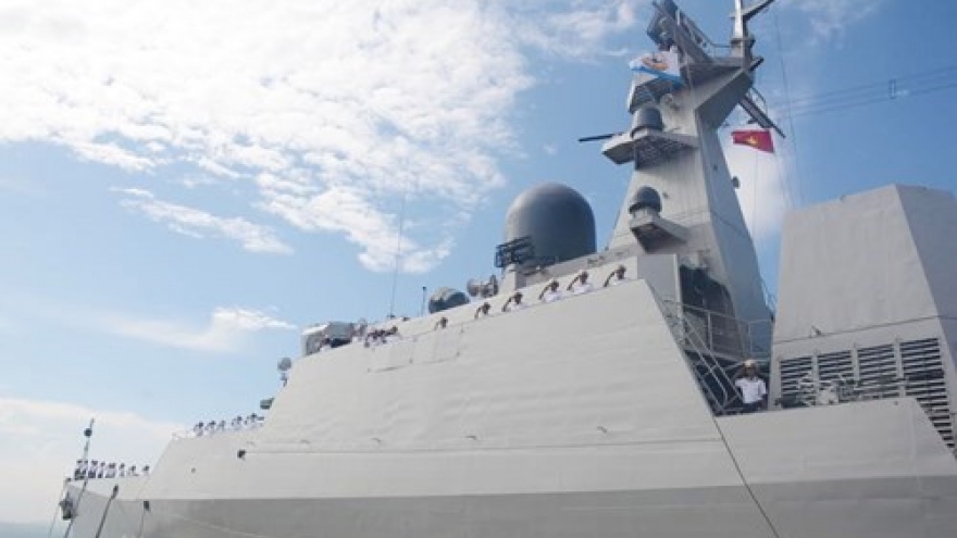 Vietnam attends in’tl maritime, aerospace showcase