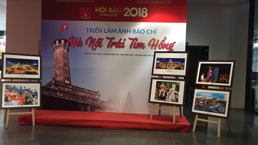 Hanoi brimful of vitality spotlighted at photo exhibition